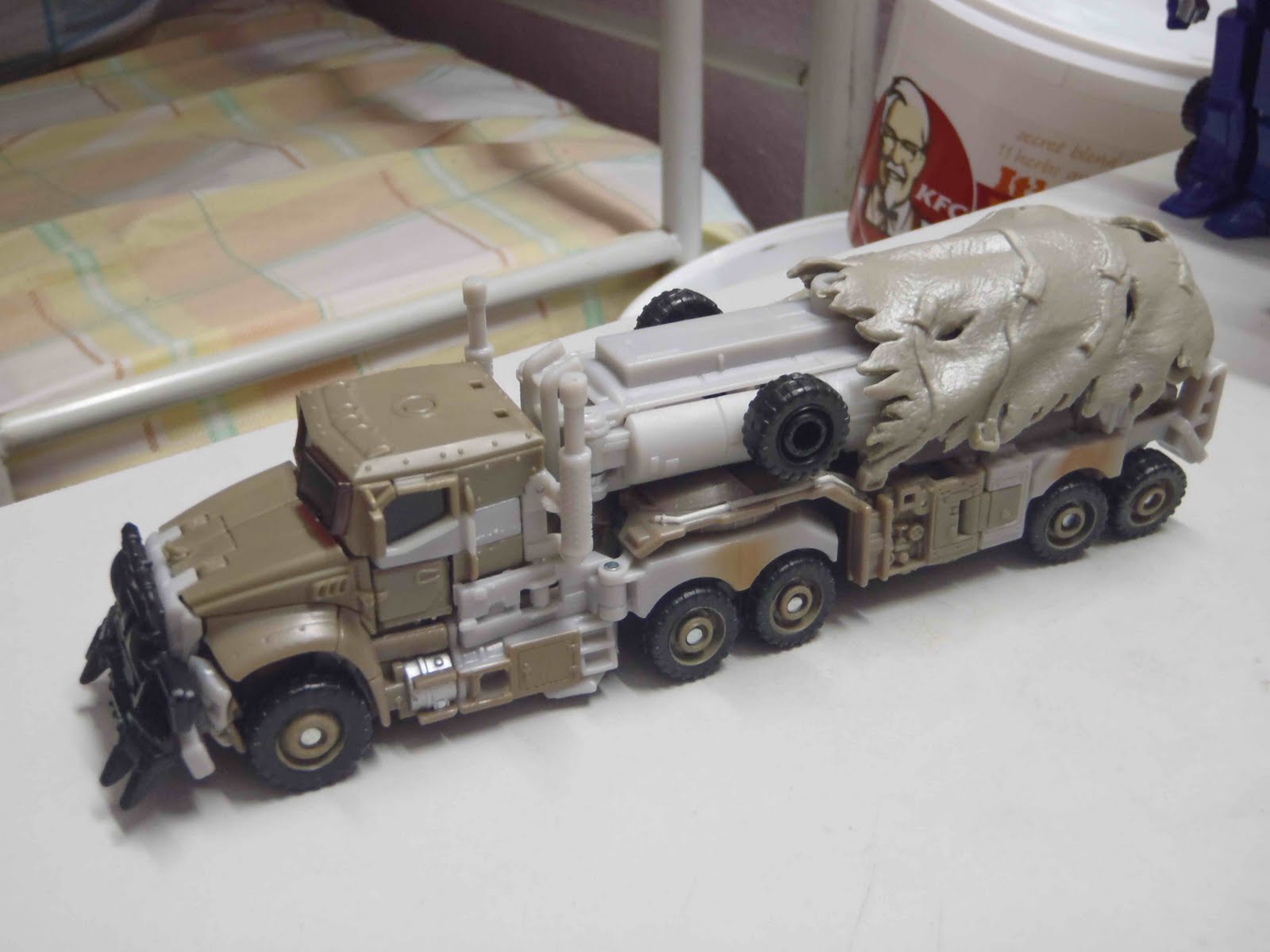 New Cybertron Transformers Review Megatron (DOTM Voyager)