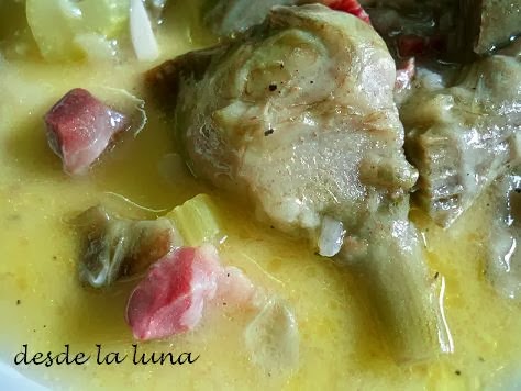 Alcachofas En Salsa Con Jamón
