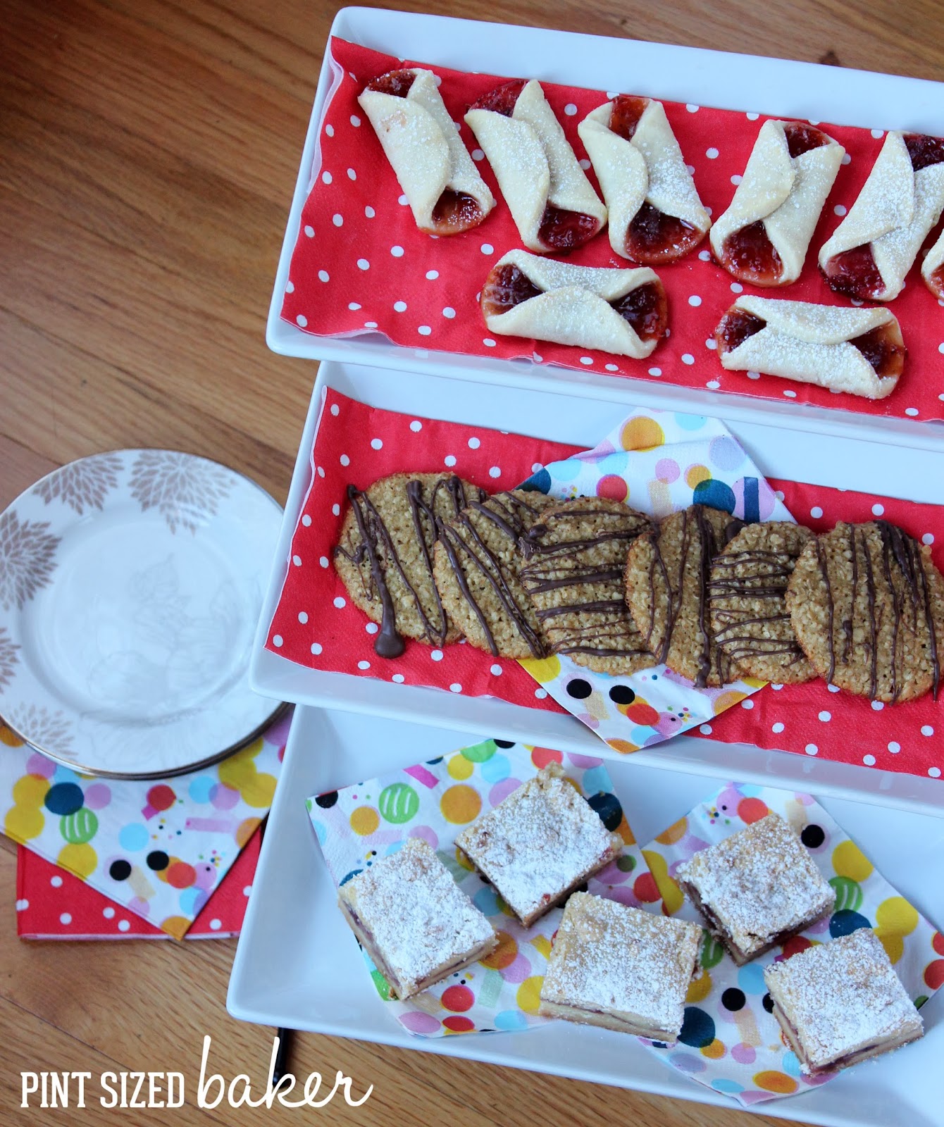 Buy the christmas gift box online Czechoslovakian Cookies - Pint Sized Baker