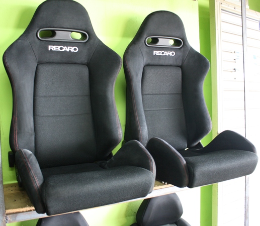 Black DC2 or DC5 Recaro and S80 LSD 4.7 from 98 spec DC2