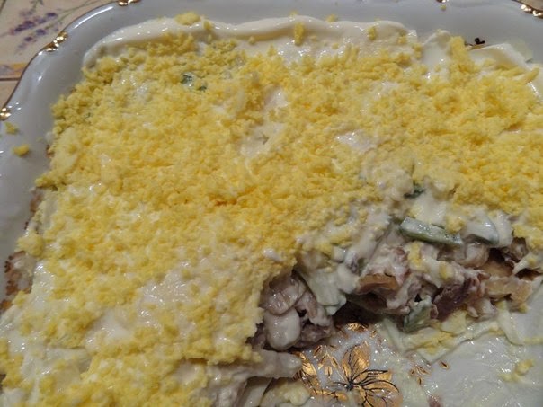 Салат с грибами и курицей и сыром и огурцами рецепт Салат с грибами и курицей и сыром и огурцами рецепт