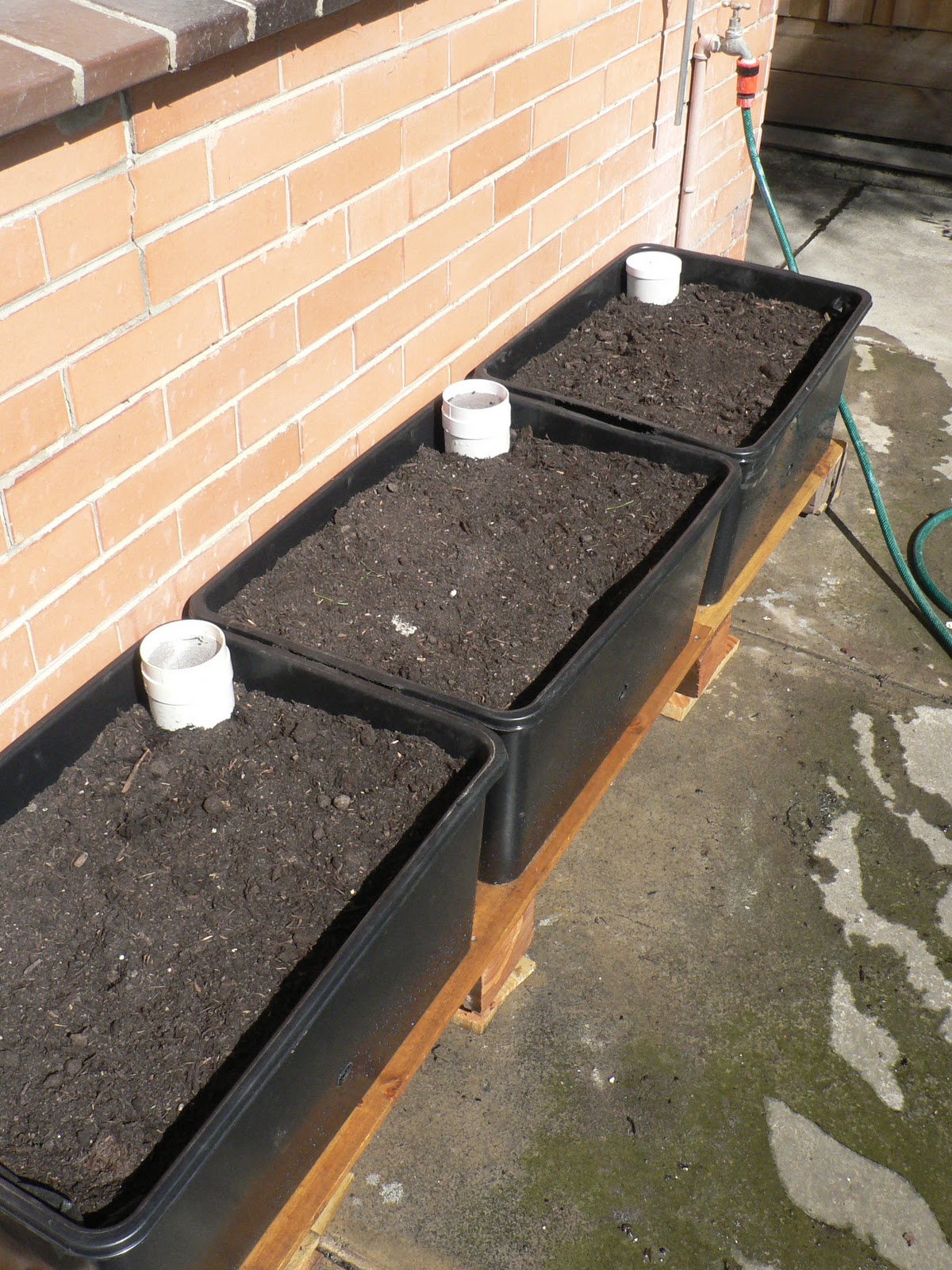 My Thornbury Garden Building the Wicking Tubs