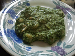 Ñoquis (o Gnocchis) De Patata Con Espinacas Y Nata.