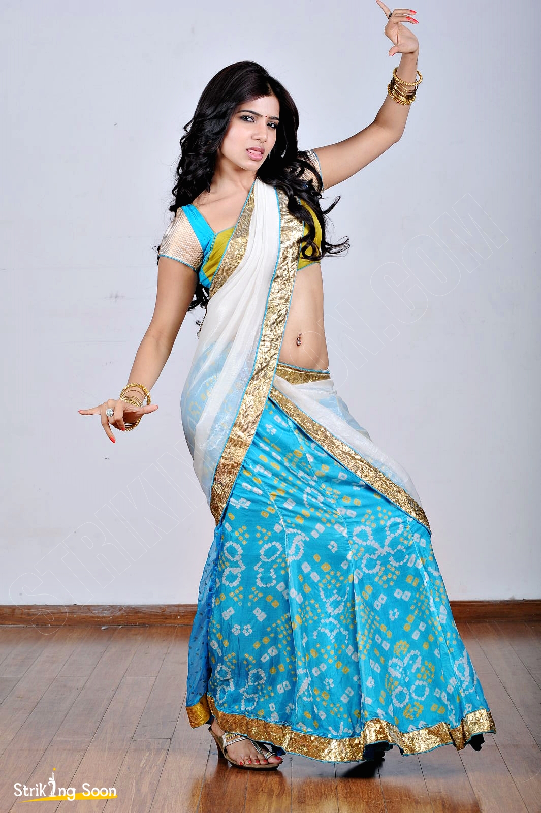 Samantha HOT Navel Show photos , HD images « strikingsoonofficial