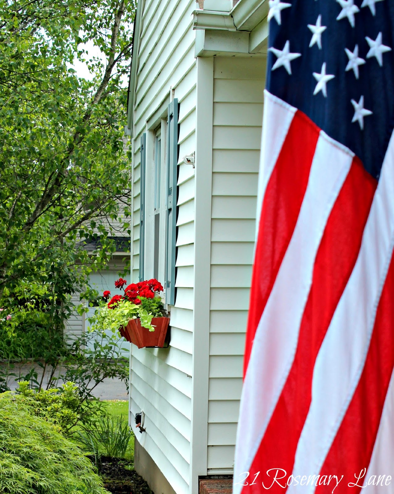 21 Rosemary Lane The Classic Look of Window Boxes Filled with Geraniums