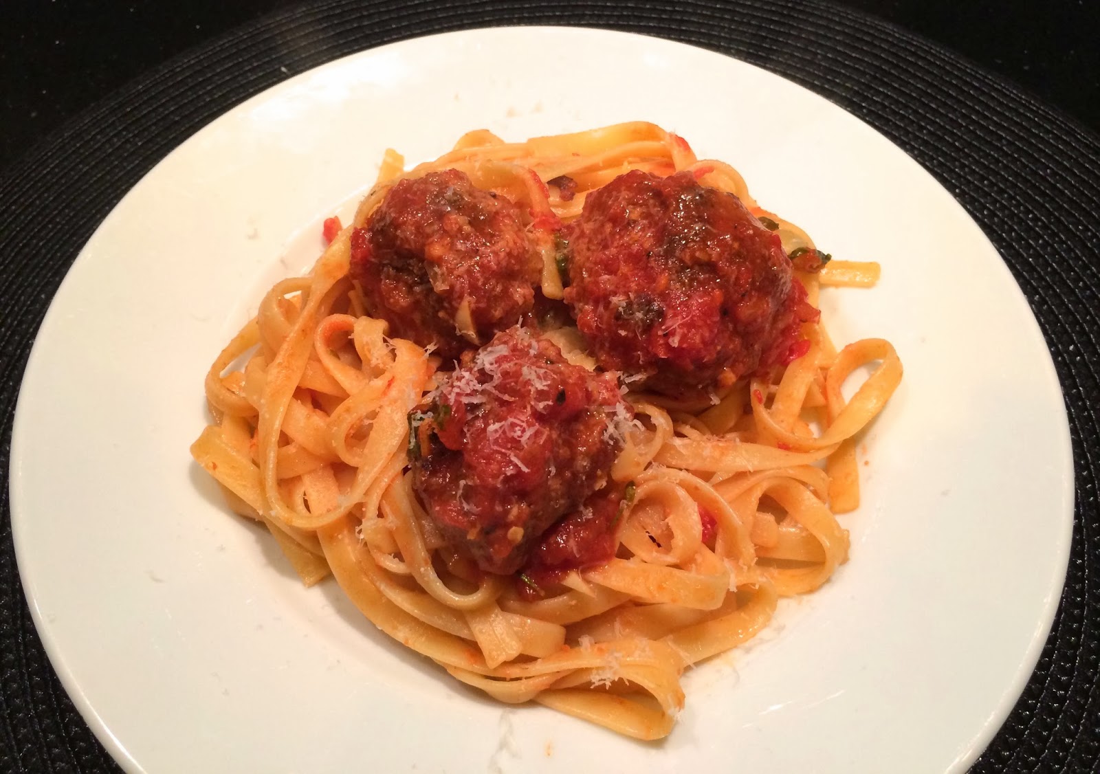 Fettuccine (Or Spaghetti) & Meatballs UK Cooking