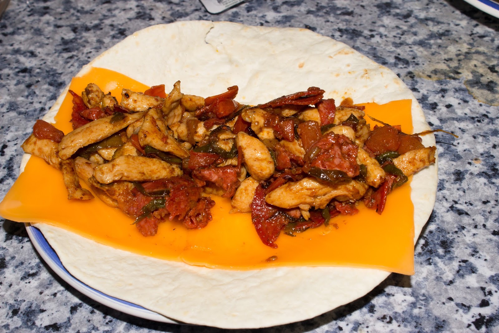 Fajita de pollo y chorizo de pavo con nata agria El Baúl de las delicias
