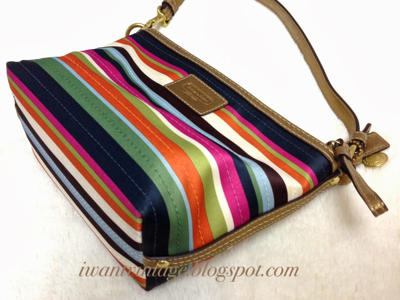 I Want Vintage Vintage Designer Handbags COACH Signature Legacy