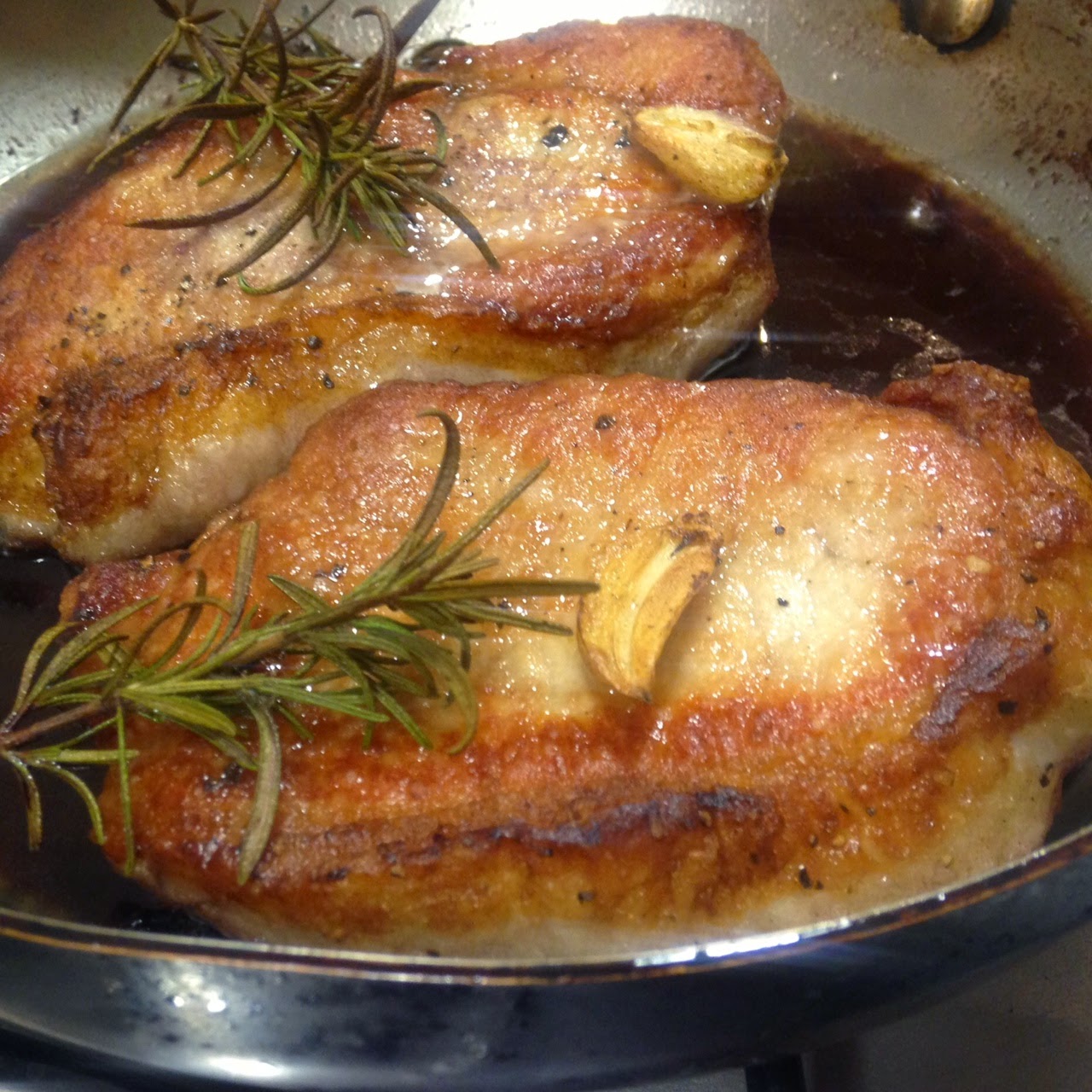 ShowFood Chef PanSeared Pork Chops with Garlic & Rosemary in Red Wine