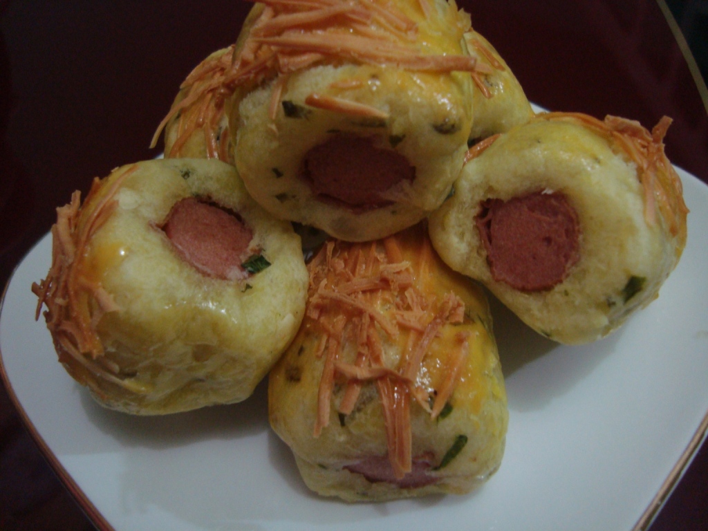 Dapur Khatulistiwa SINGKONG GULUNG SOSIS