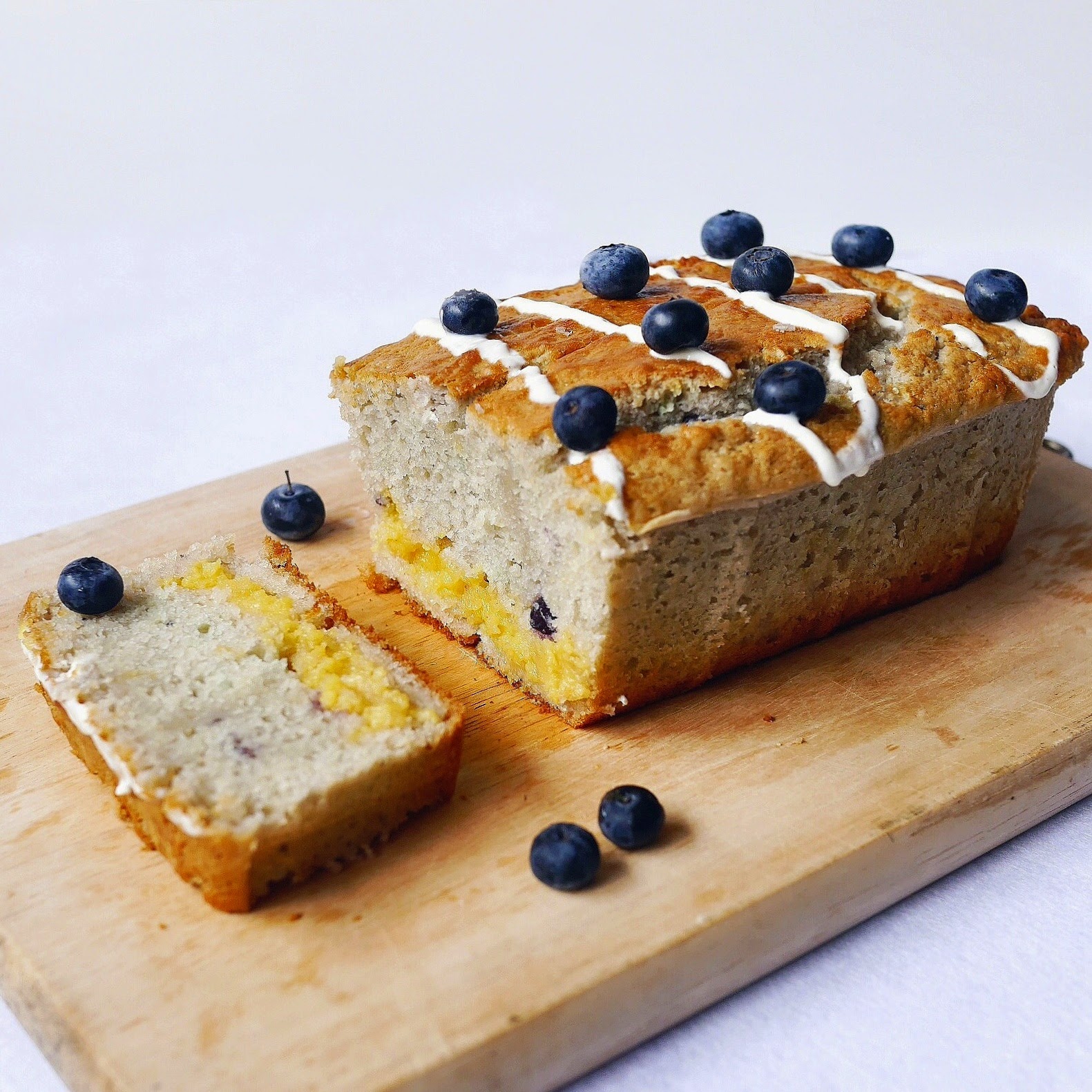 yellowfingers {Recipe} Blueberry Yogurt Loaf with Lemon Curd Filling