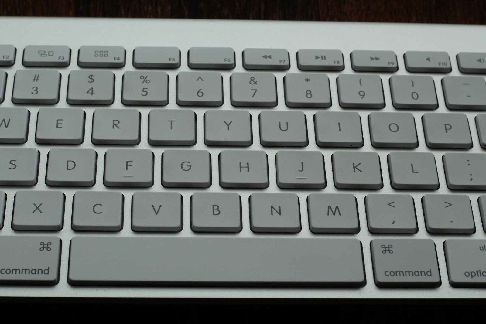 Love To Decor 8 HOW TO CLEAN YOUR MAC KEYBOARD