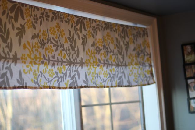 Simple Kitchen Valance our life in a click: simple no-sew valance from a tablecloth Simple Kitchen Valance our life in a click: simple no-sew valance from a tablecloth