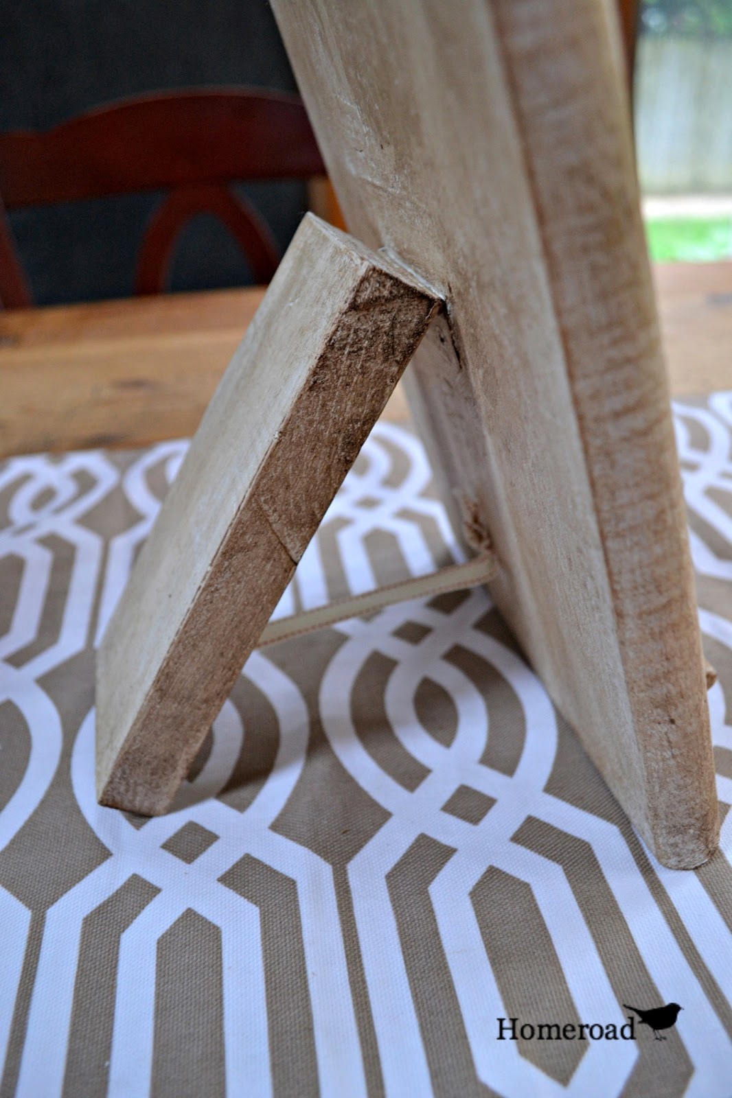 How to Make a DIY Ipad Stand Homeroad