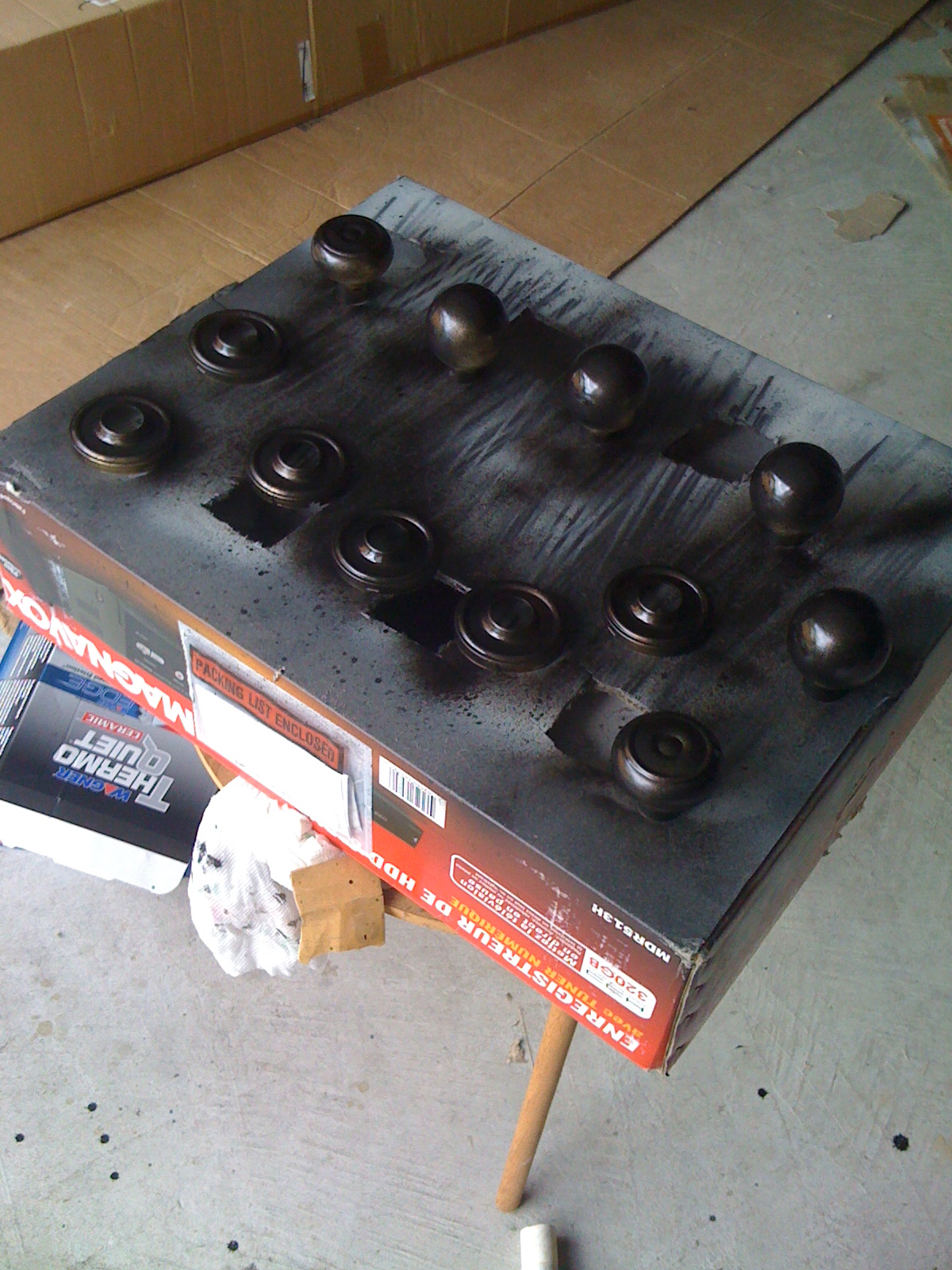 Engineering Life and Style Spray Paint Love....Door Knob Makeovers