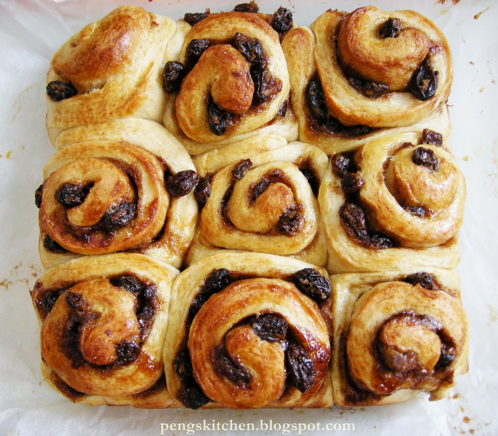 Peng's Kitchen Cinnamon Raisin Rolls