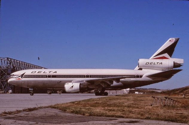 Douglas DC-10 Jet: Delta Airlines Douglas DC-10-10 N902WA
