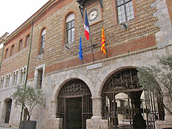 L'Hôtel de ville, Place de la Loge