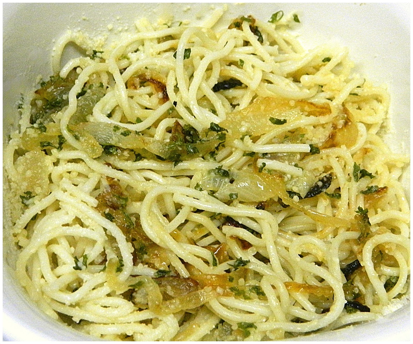 Spaghetti with a Savory Onion Sauce