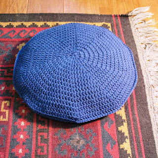 Ball Hank n Skein: The Big Easy Round Pillow Pattern