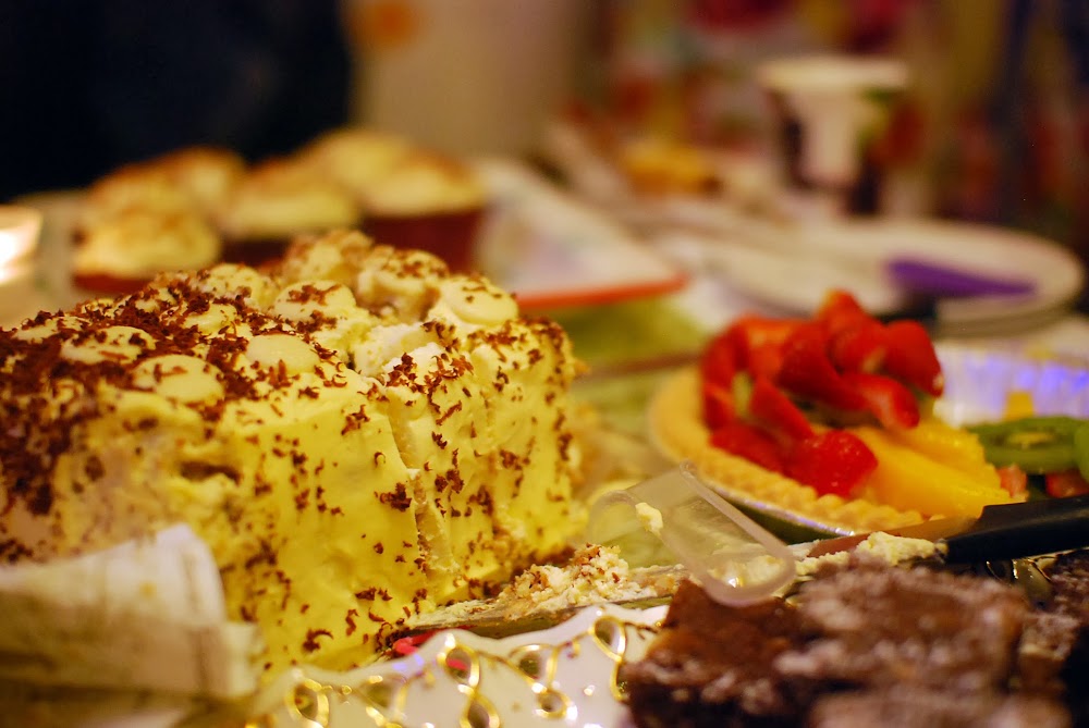 Lucy and The Runaways: A Trip Down Memory Lane: Christmas Dessert Table