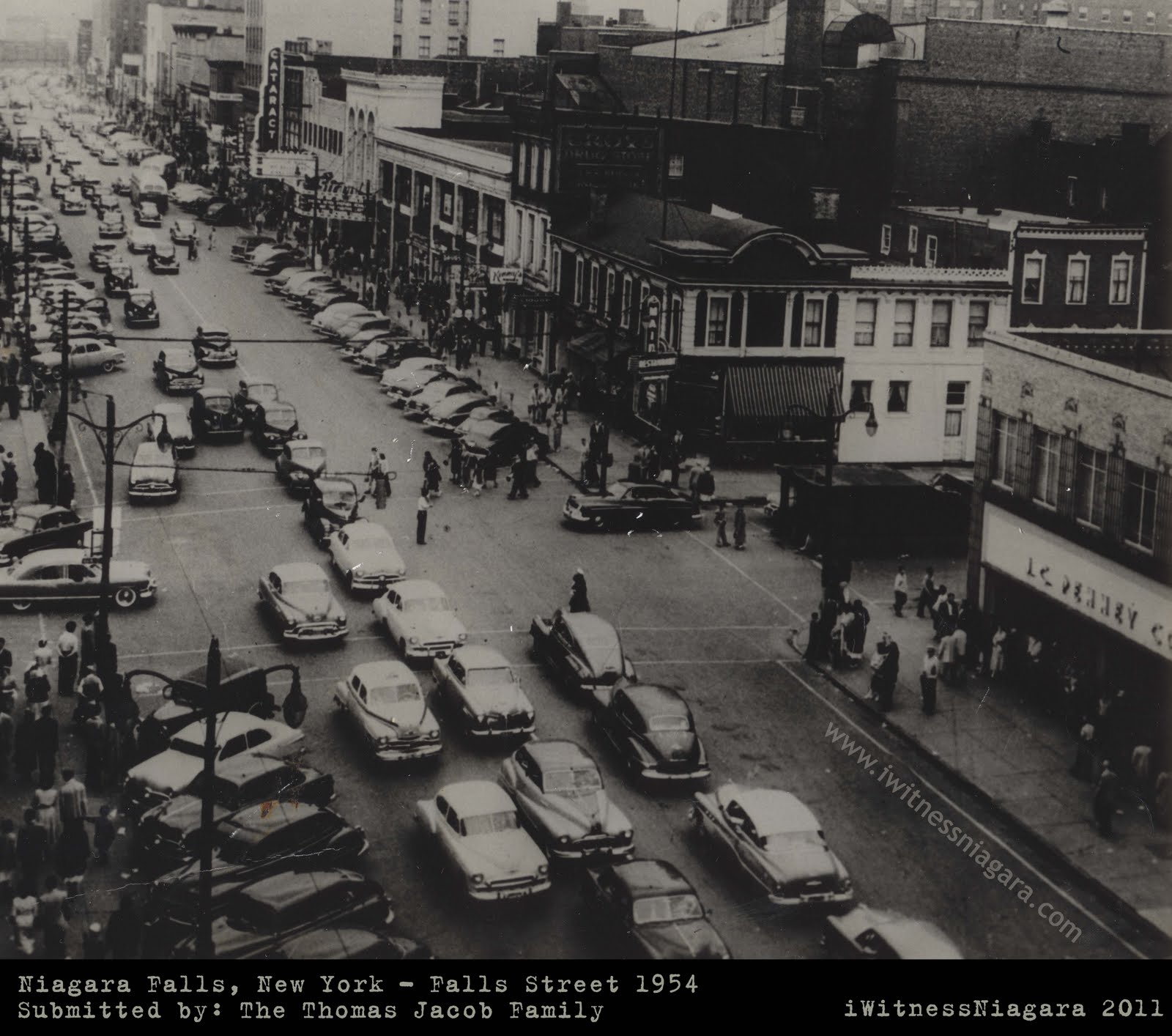 iWitnessNiagara Falls Street Niagara Falls, USA 1954
