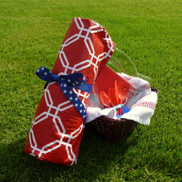 Project Bazaar Waterproof Picnic Blanket Tutorial