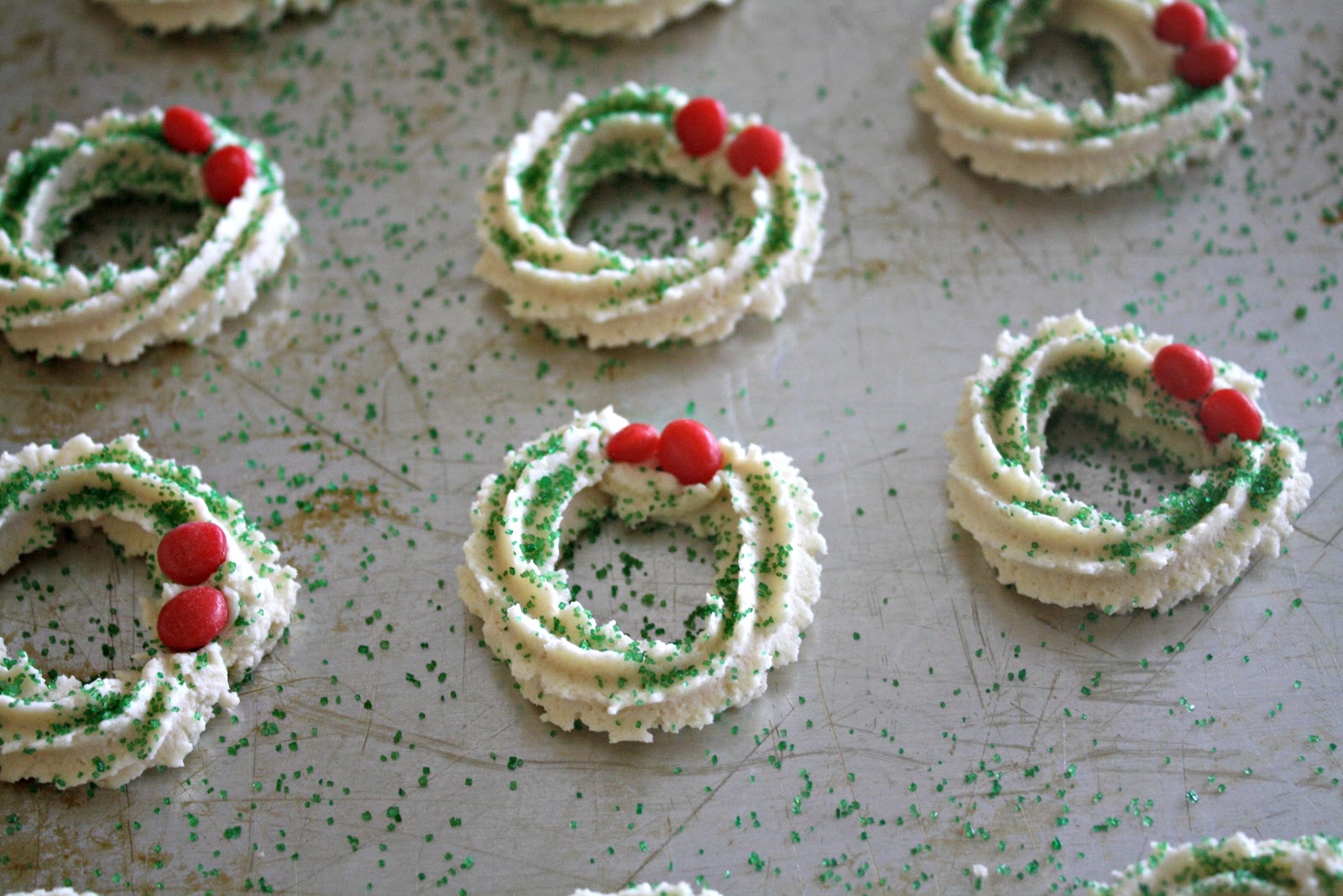 Holly Wreath Cookies The Lilypad Cottage