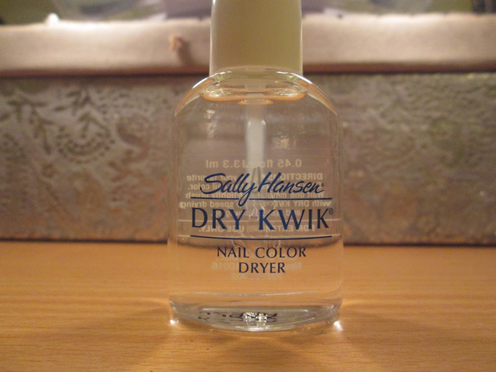 Made you look... Sally Hansen dry kwik nail colour dryer Review