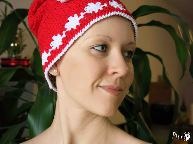 Christmas Snowflake Hat - Crochet pattern by Pingo - The Pink Penguin
