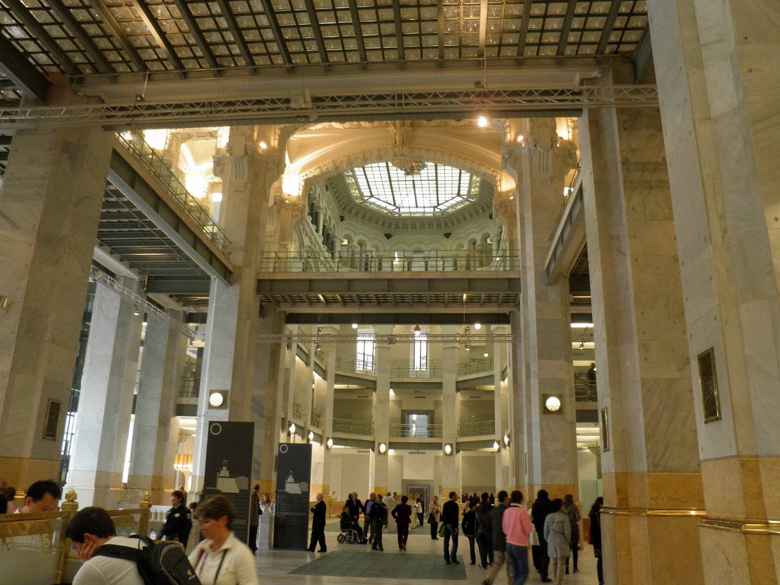 FOTOS PARA EL RECUERDO: PUERTAS ABIERTAS DEL PALACIO DE CIBELES Y