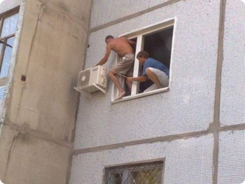 installing-ac-units-dangerous-heights-crazy-19.jpg