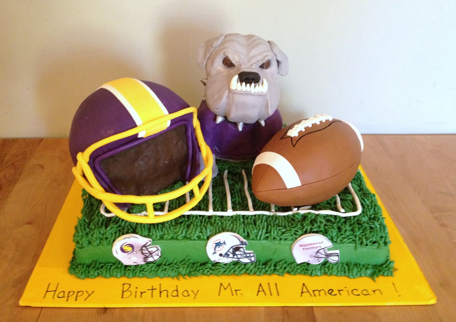 Creative Crumbs Nashville Bulldog Cake Nashville Birthday Cake