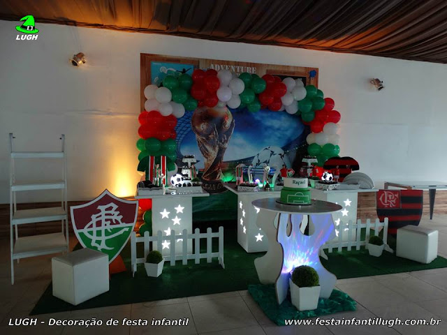 Tema Futebol - Decoração provençal simples Decoração de mesa para aniversário infantil com o tema Futebol - Festa decorada na Barra da Tijuca , Rio de Janeiro(RJ)