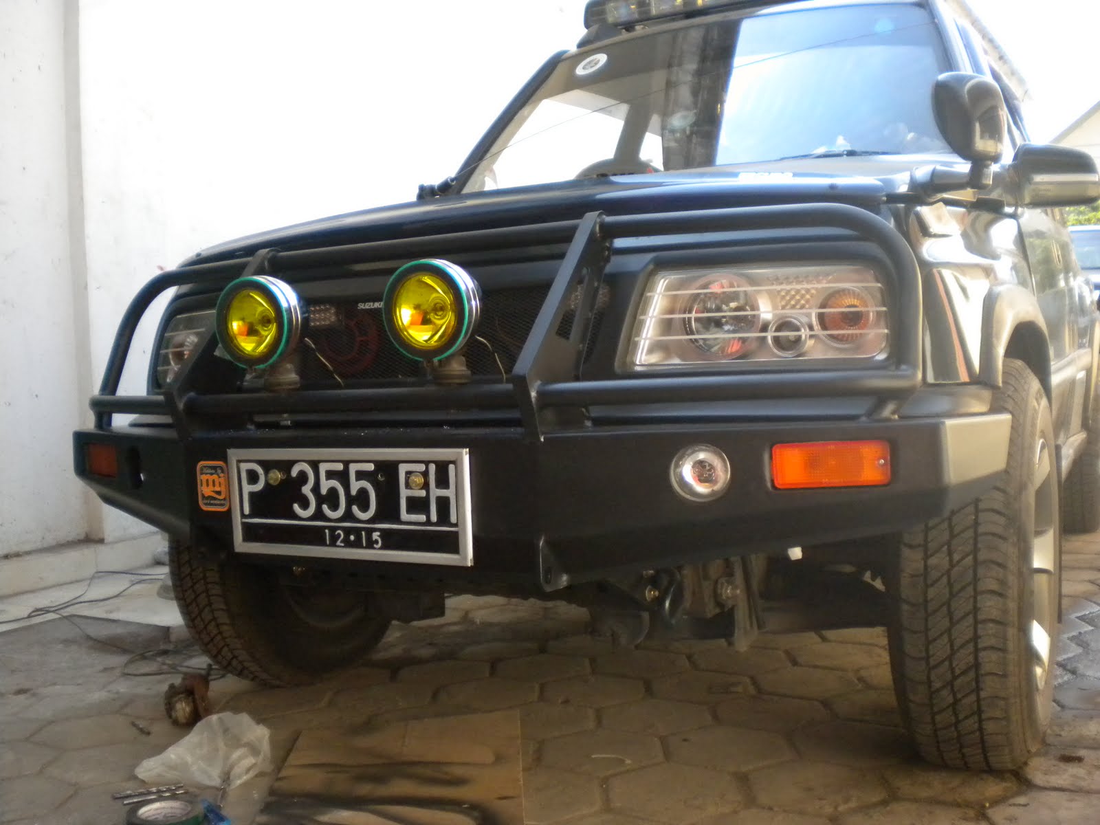 TOKO AKSESORIS JIP > BUMPER VITARA, ESCUDO, SIDEKICK MODEL ARB + TIRE