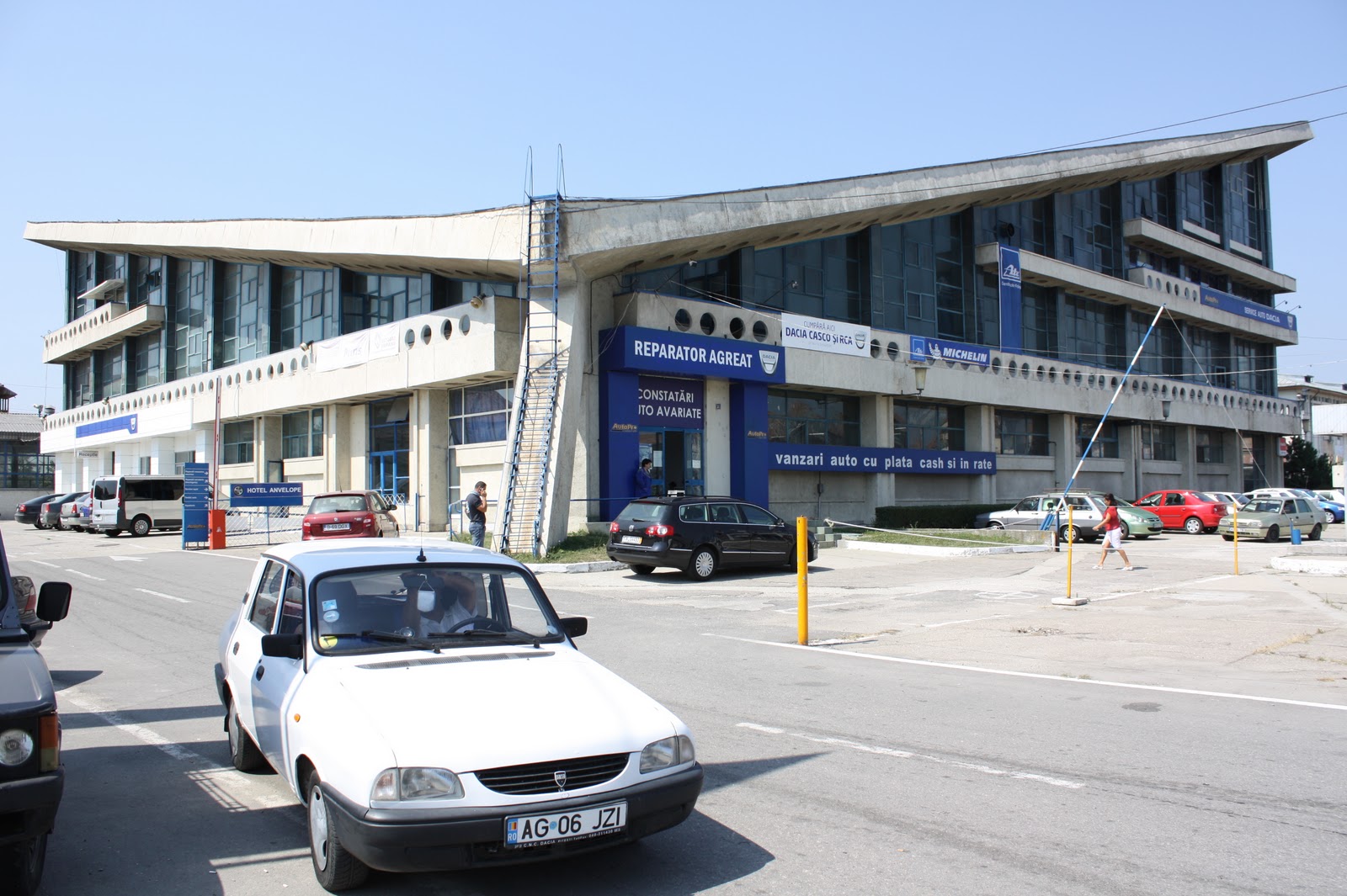 Made In Romania Dacia Car Service Pitesti