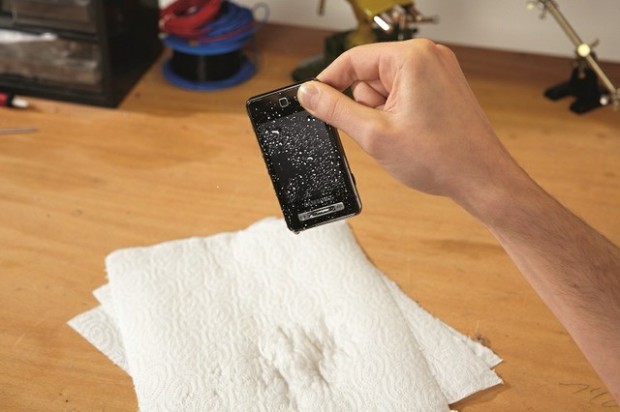 Como secar un teléfono celular mojado  Como+secar+un+telefono+celular+mojado+4