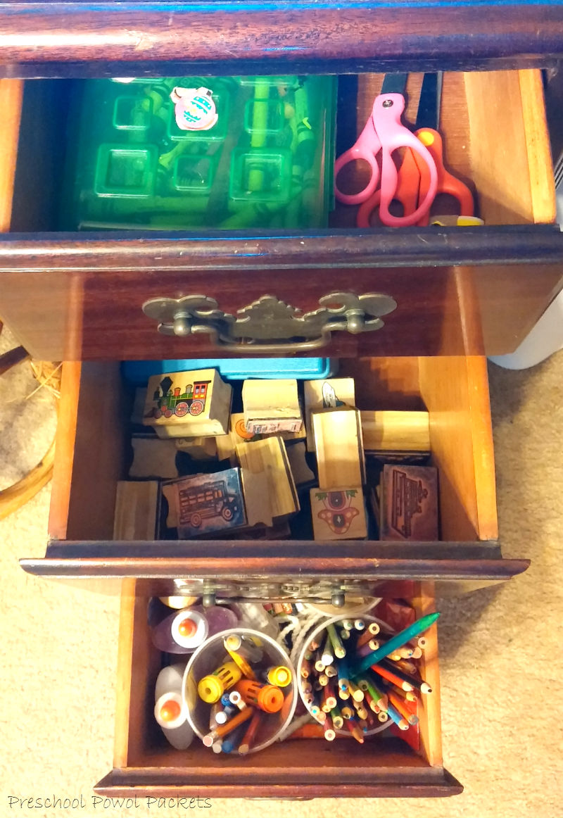 Little Learning Spaces An Art Station! Preschool Powol Packets