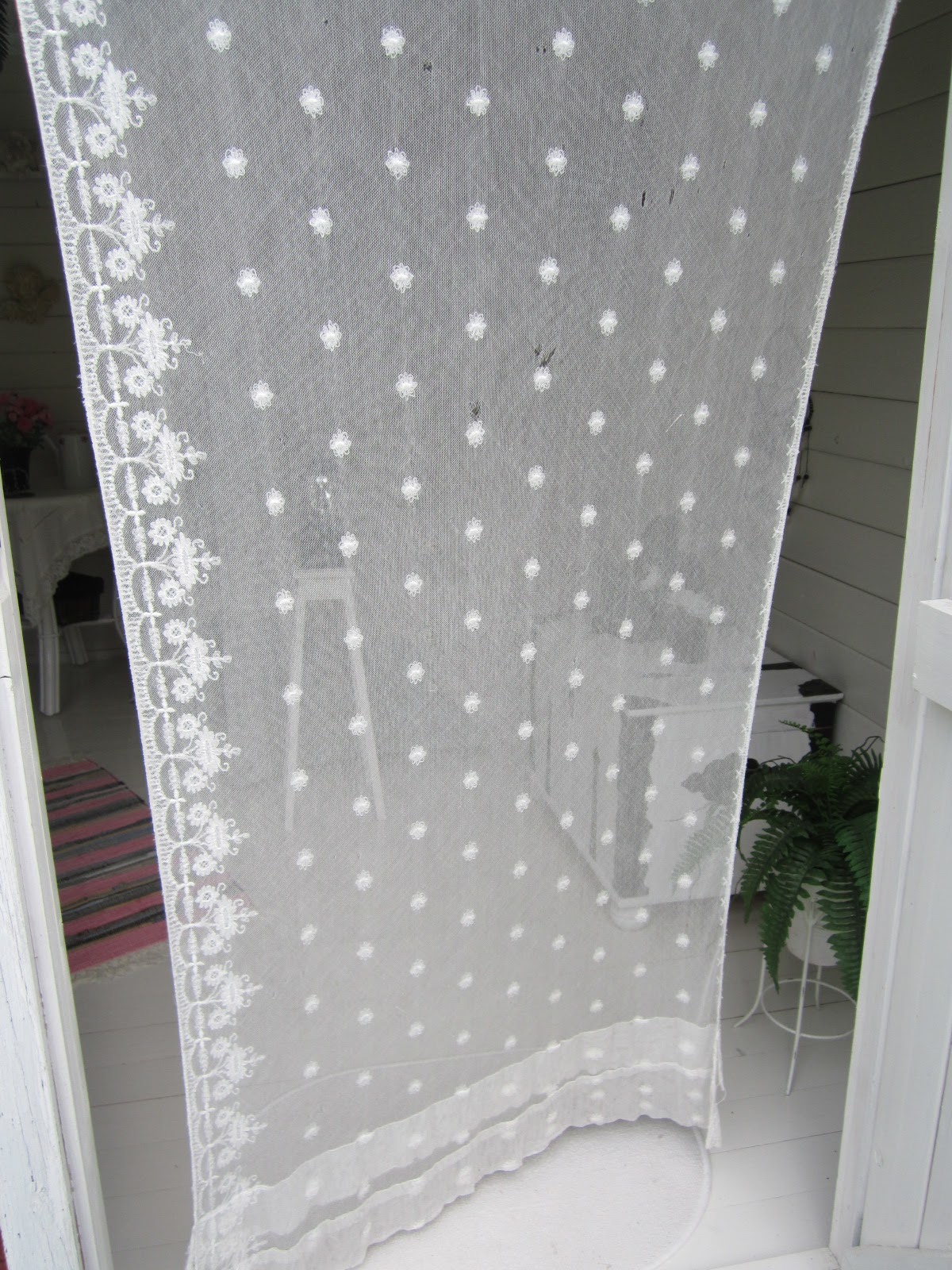 House and garden by bia: titta in...