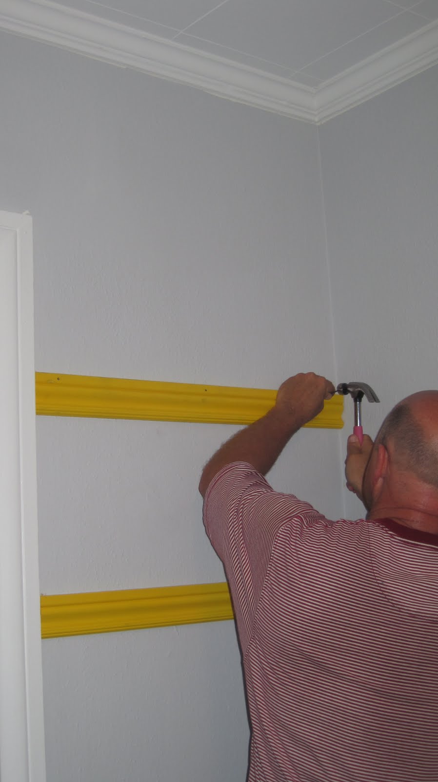 Nickles & Dimes Decorative Shoe Rack