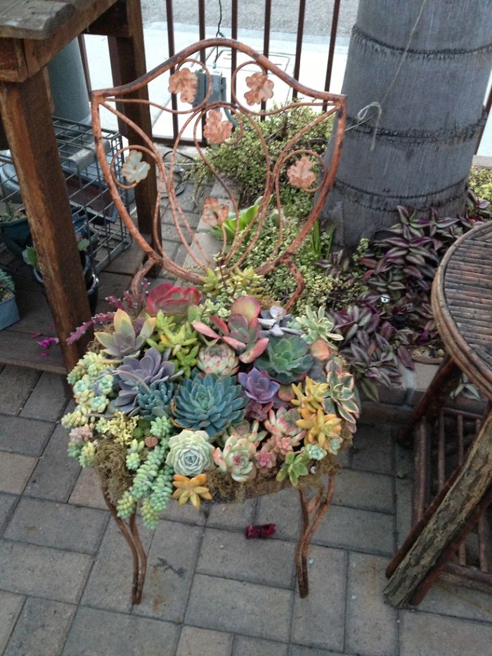 28 Creative DIY Ideas To Recycle Old Furniture Into An Enchanted Garden