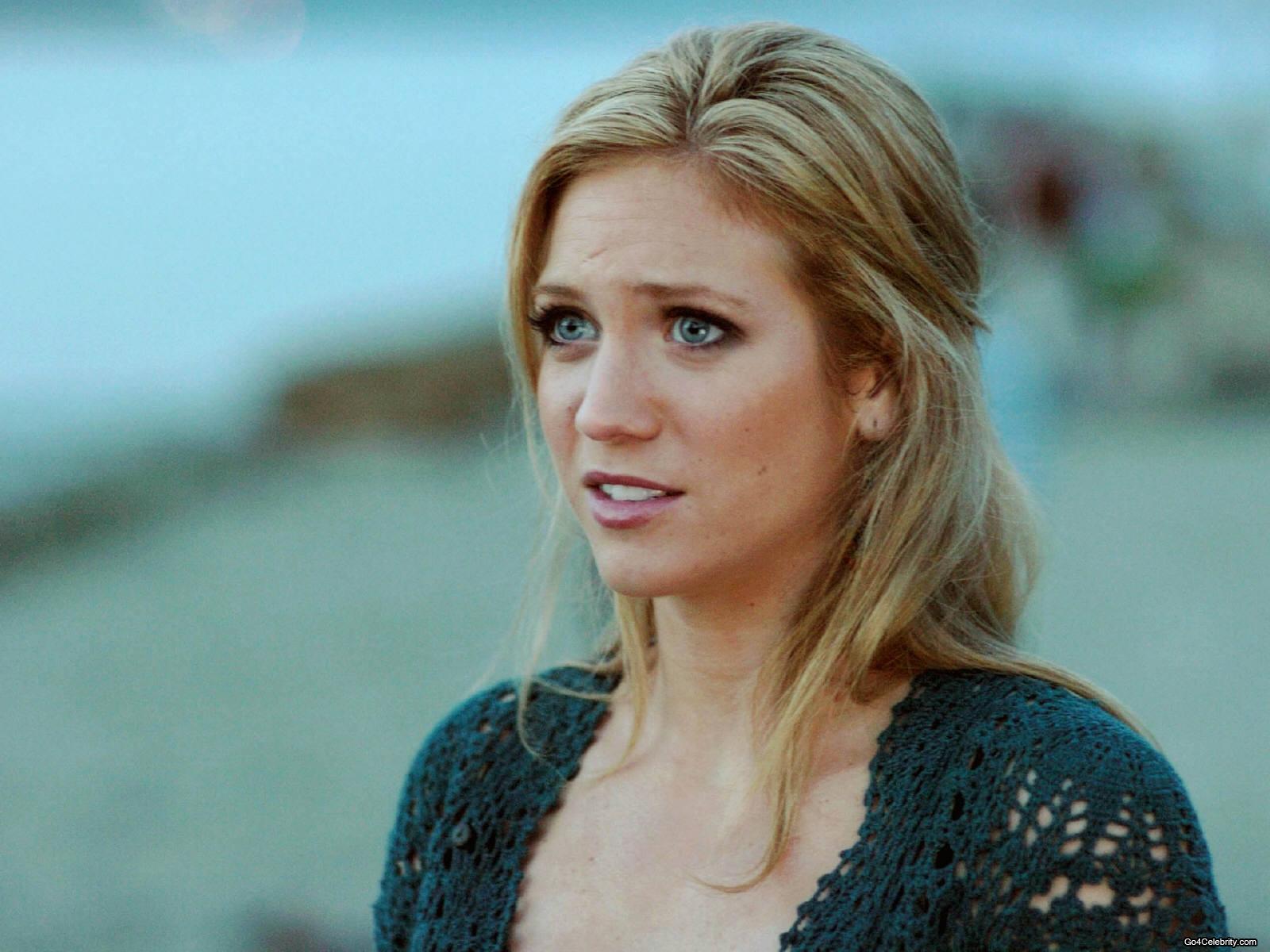 Onfolip: Brittany Snow Hd Wallpapers 2012