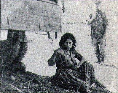 همــــس الـــجــفــون: شاهد ماذا كاتت تفعل المرأة الجزائرية عند محاولة اغتصابها من المستعمر الفرنسي !!!