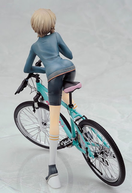 Amane Suzuha & Mountain Bike
