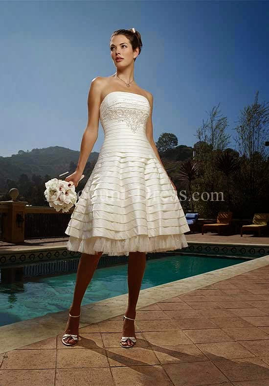  A-Line Strapless Knee Length Taffeta/ Tulle Beading Wedding Dress 