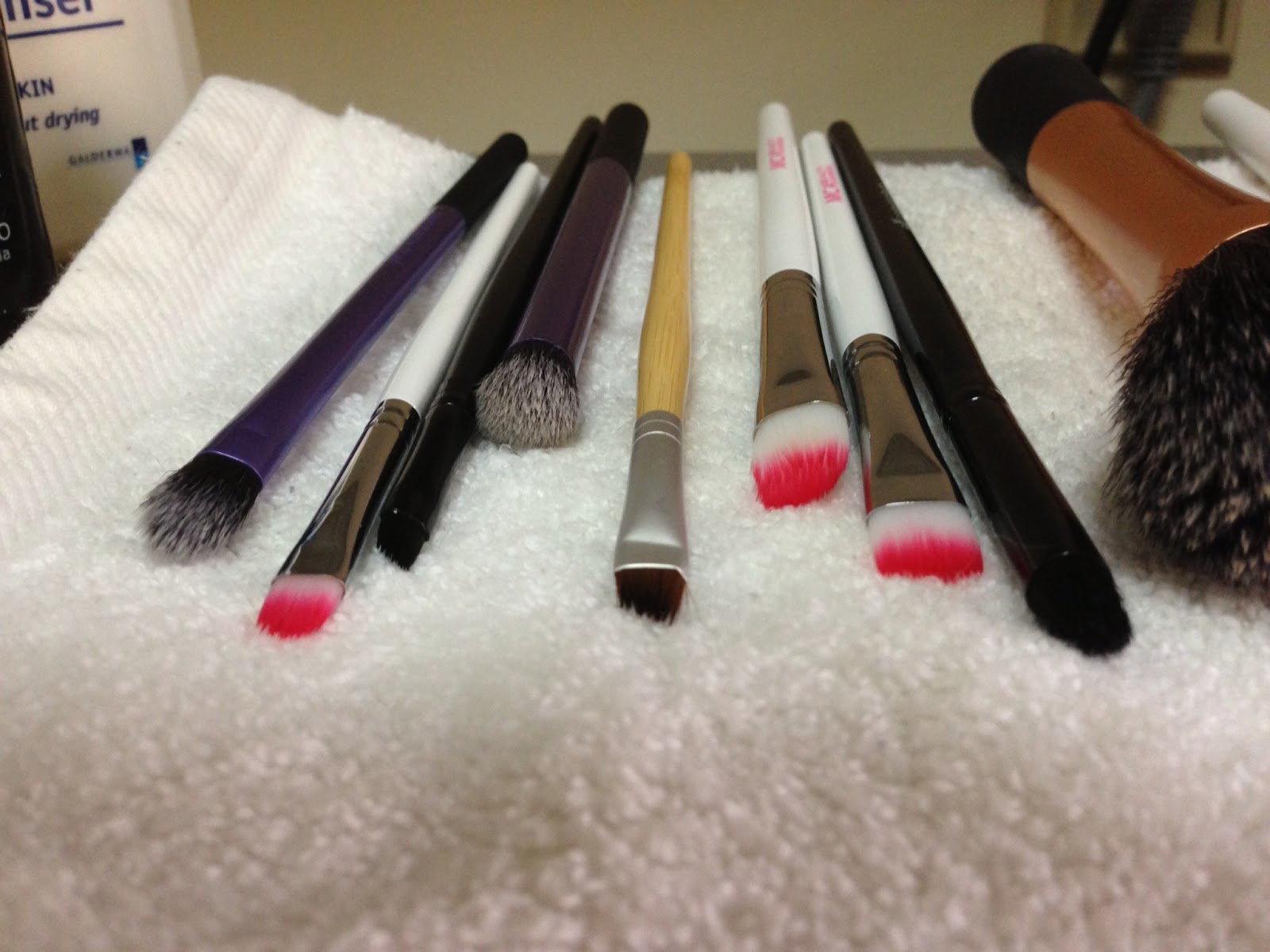 fivetwo beauty DIY makeup brush cleaner