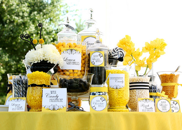 black and yellow wedding ideas