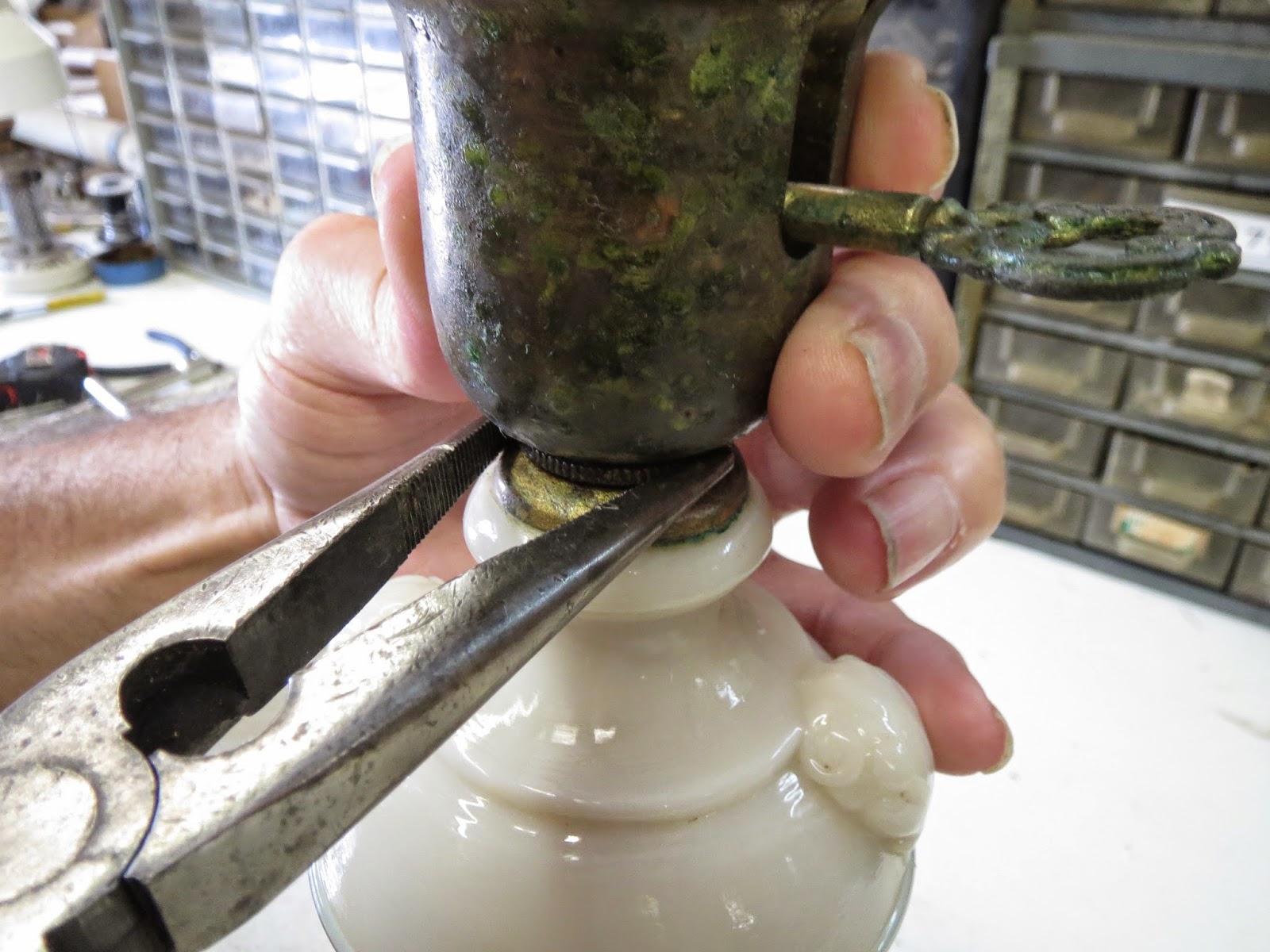 Lamp Parts and Repair Lamp Doctor Bulb Base Stuck in the Lamp Socket