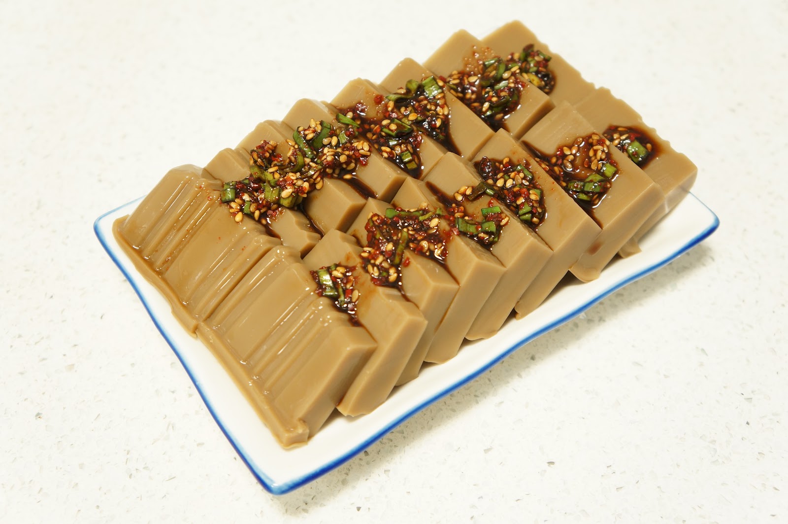 Kimchi House How to make acorn jelly(Dotori Muk) powder & Seasoned