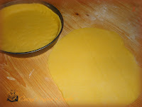 Crostata con ripeno di crema pasticcera e amaretti